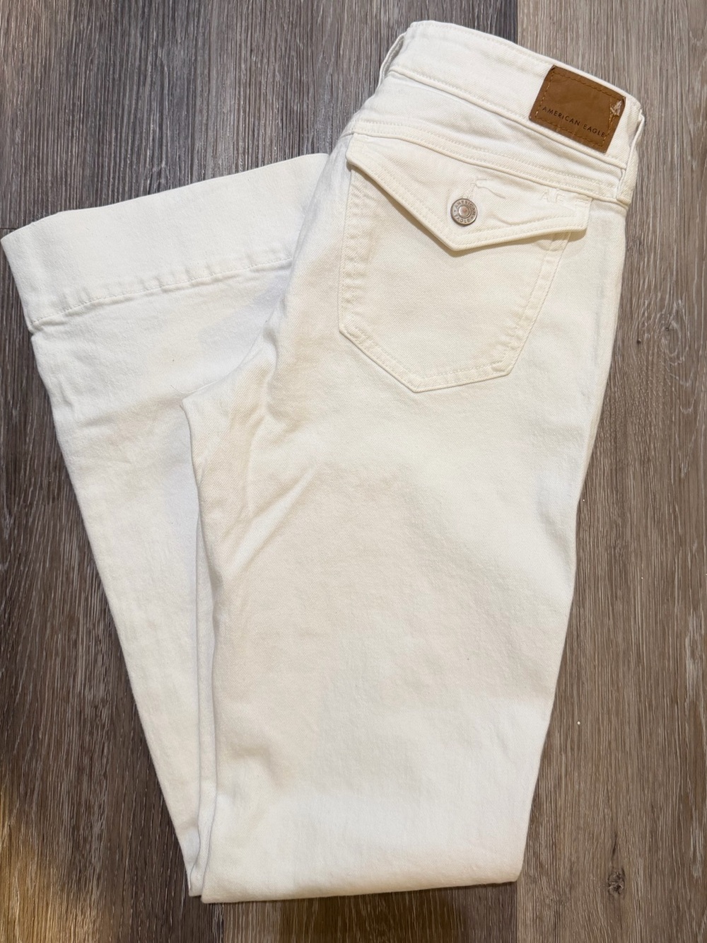 American Eagle Outfitters Straight Leg Jeans in White •short*